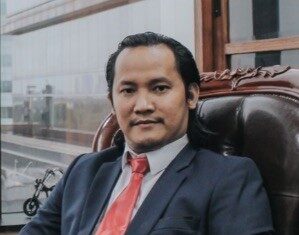 Dr. Finsensius Fitarius Mendrofa, S.H., M.H., CLA Pengacara Muda Handal dari Nias
