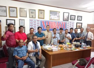 Di Kantor NARWASTU Pemuka Keluarga Besar Munthe Se-Jabodetabek Berdiskusi dan Berdoa