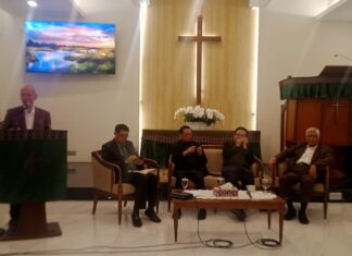 Seminar Manajemen Pelayanan Gereja di HKBP Kebayoran Baru